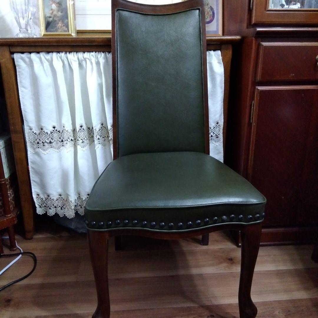 マルニベルサイユシリーズ　鋲打ちダイニングチェア