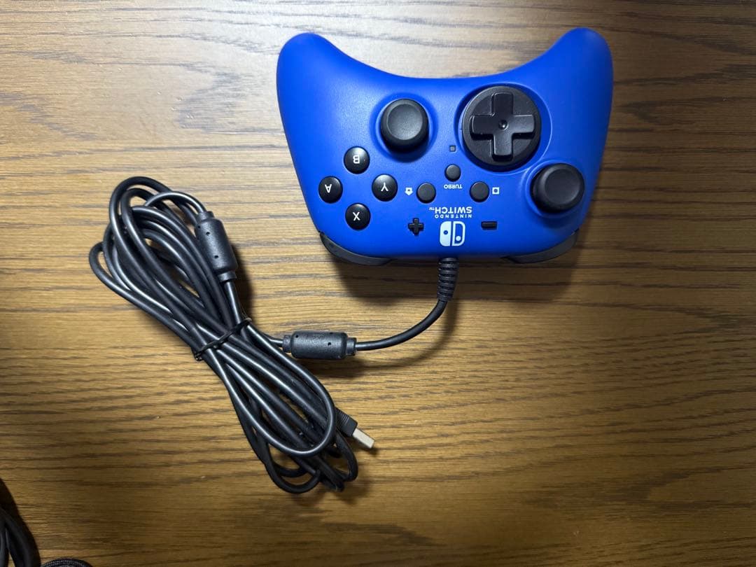 ニンテンドースイッチ　switch 、ホリパッド