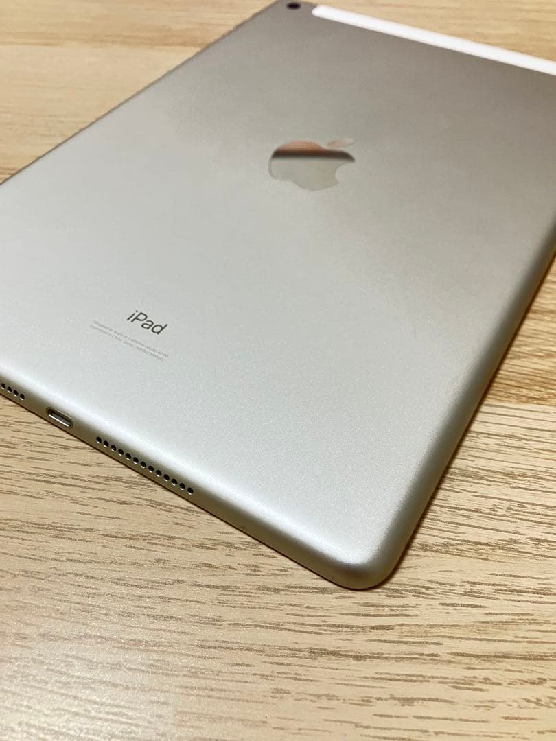 美品バッテリ容量94%iPad 第7世代 32GB Wi-Fi セルラー ドコモ