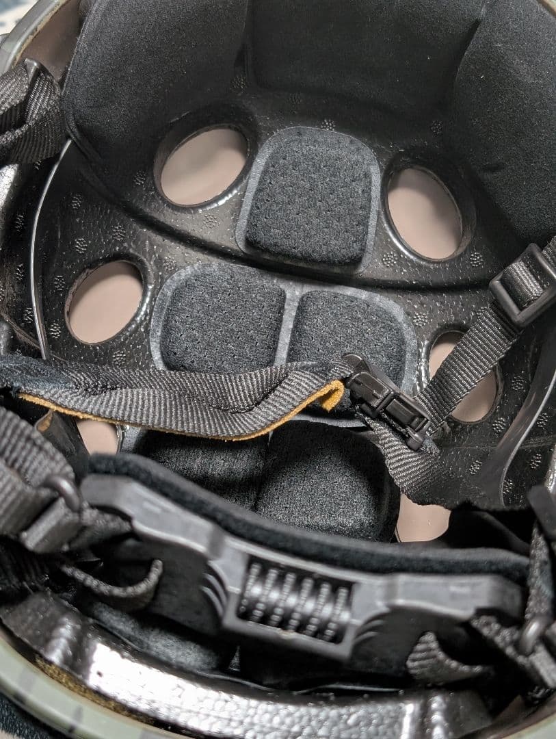 ヨシピコBASE マルチカムブラック OPS CORE ヘルメットレプリカ