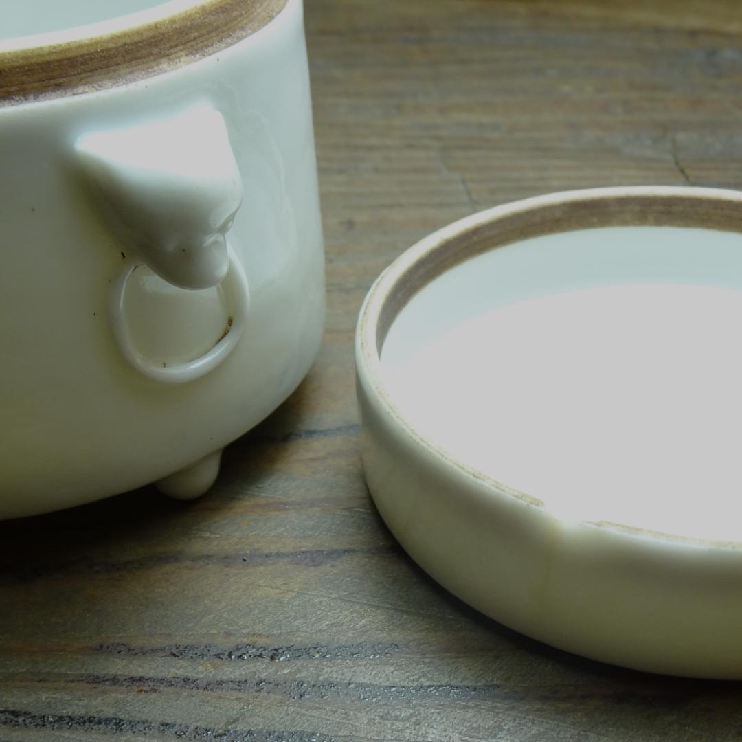 シ*マ様 香合　蓋に欠け有ります　永楽年製　龍模様　香炉　壺　オブジェ　唐物