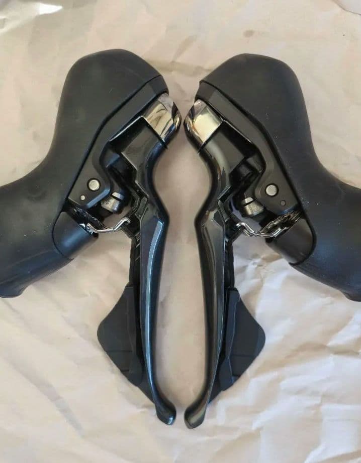 【右STIジャンク扱い】Ultegra 油圧STIレバー、ブレーキセット