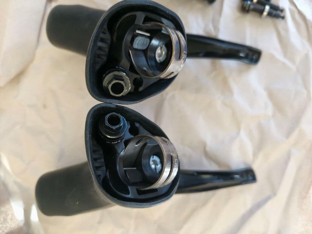 【右STIジャンク扱い】Ultegra 油圧STIレバー、ブレーキセット