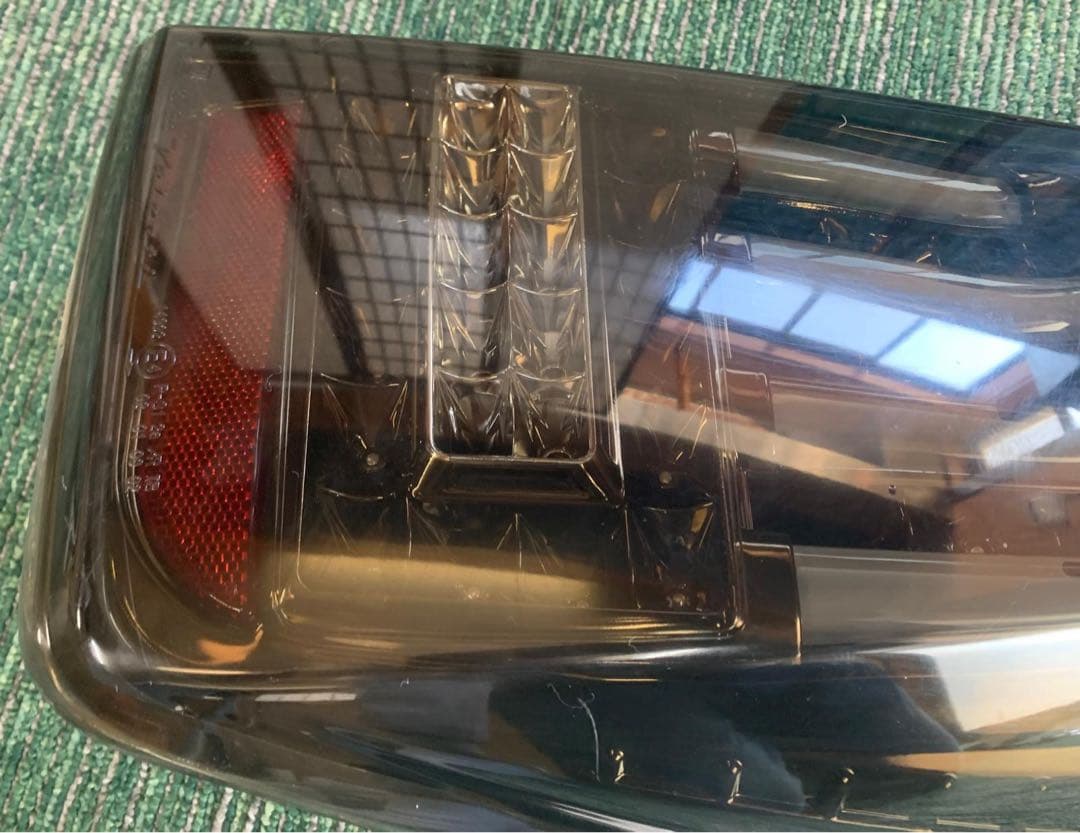 30 プリウス左右テールランプライト ヴァレンティ Valenti