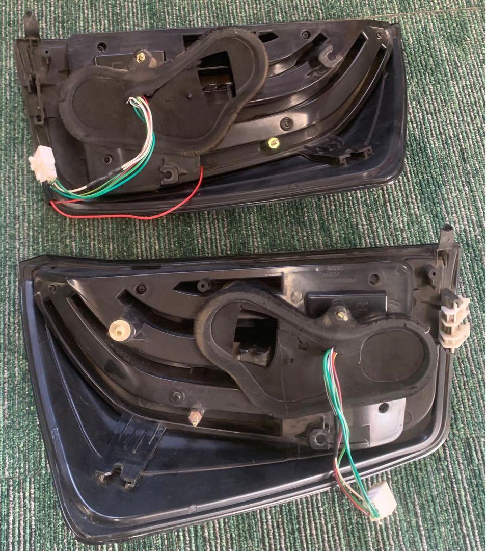 30 プリウス左右テールランプライト ヴァレンティ Valenti