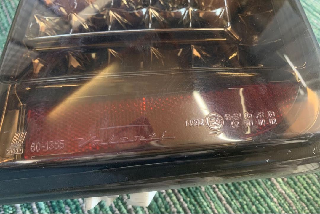 30 プリウス左右テールランプライト ヴァレンティ Valenti