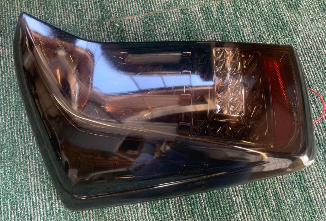 30 プリウス左右テールランプライト ヴァレンティ Valenti