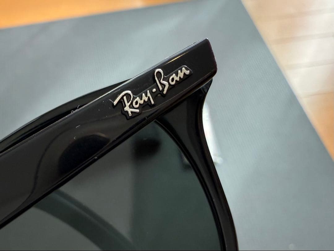 【週末お値下げ中】Ray-Ban レイバン4259-F ブラックサングラス