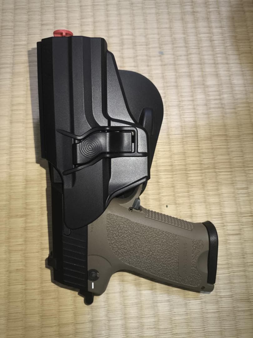 東京マルイ フルサイズUSP カスタム（マガジン1本、ホルスター付き）