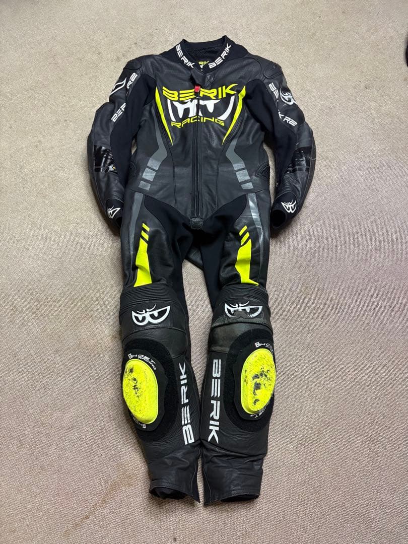 ベ*ン様 BERIK R2 革ツナギ 黒/黄 膝プロテクター付きMFJ新規格