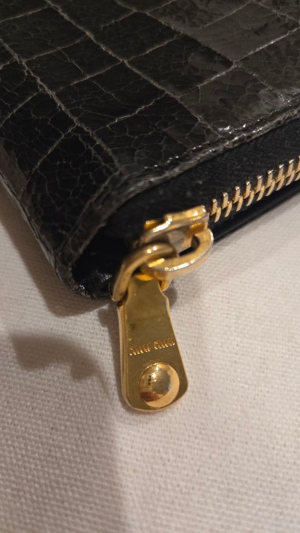 MIU MIU 二つ折り財布 黒