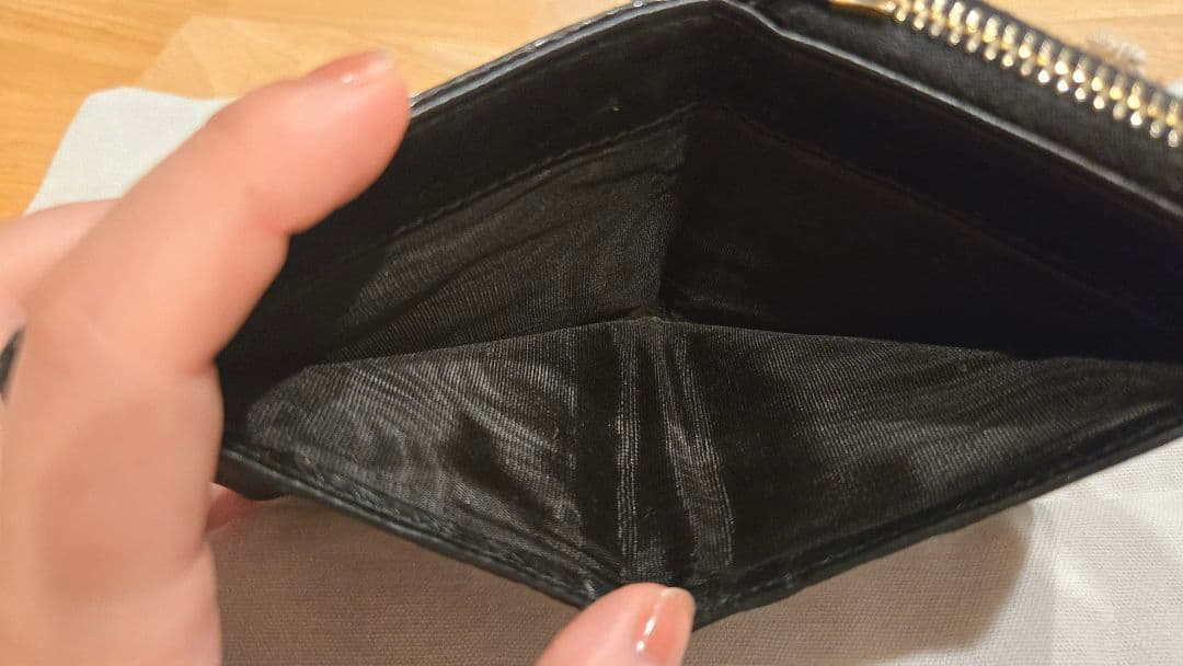 MIU MIU 二つ折り財布 黒