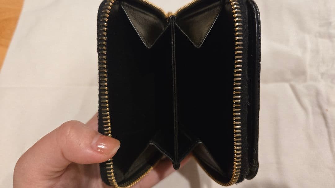 MIU MIU 二つ折り財布 黒