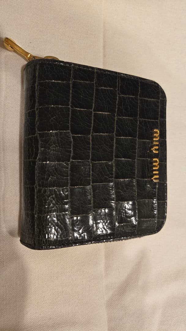 MIU MIU 二つ折り財布 黒