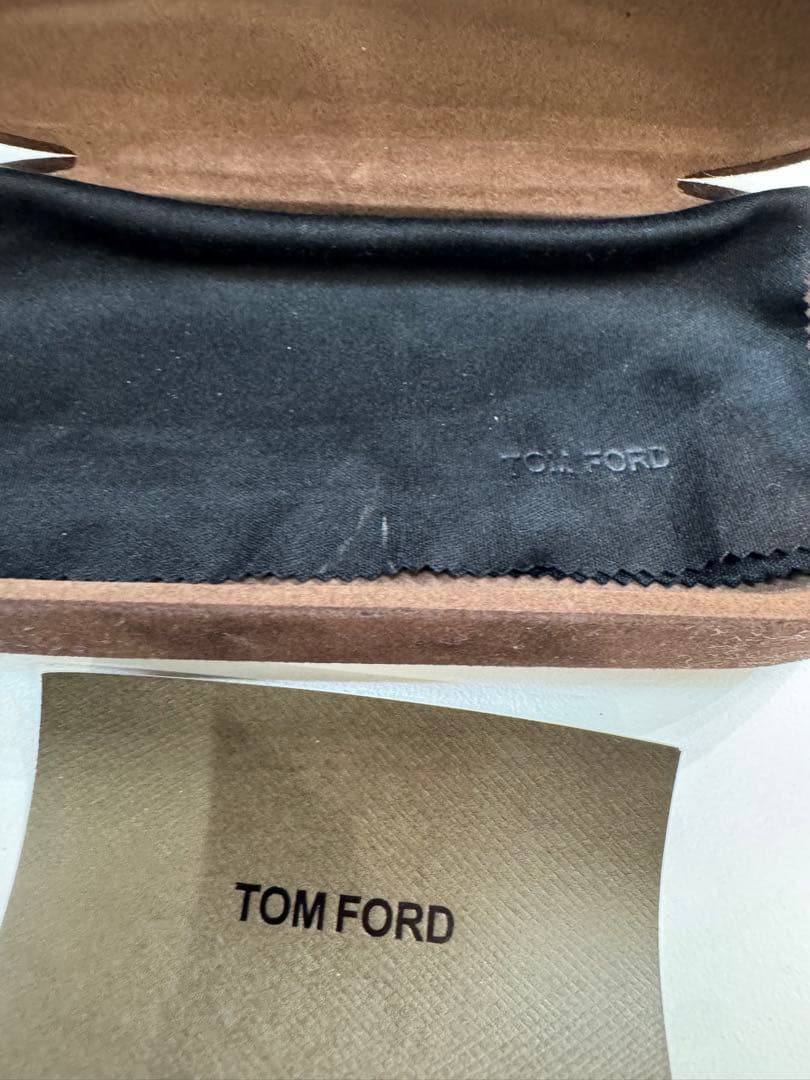 トムフォード　サングラス　TF5146　001　箱付き