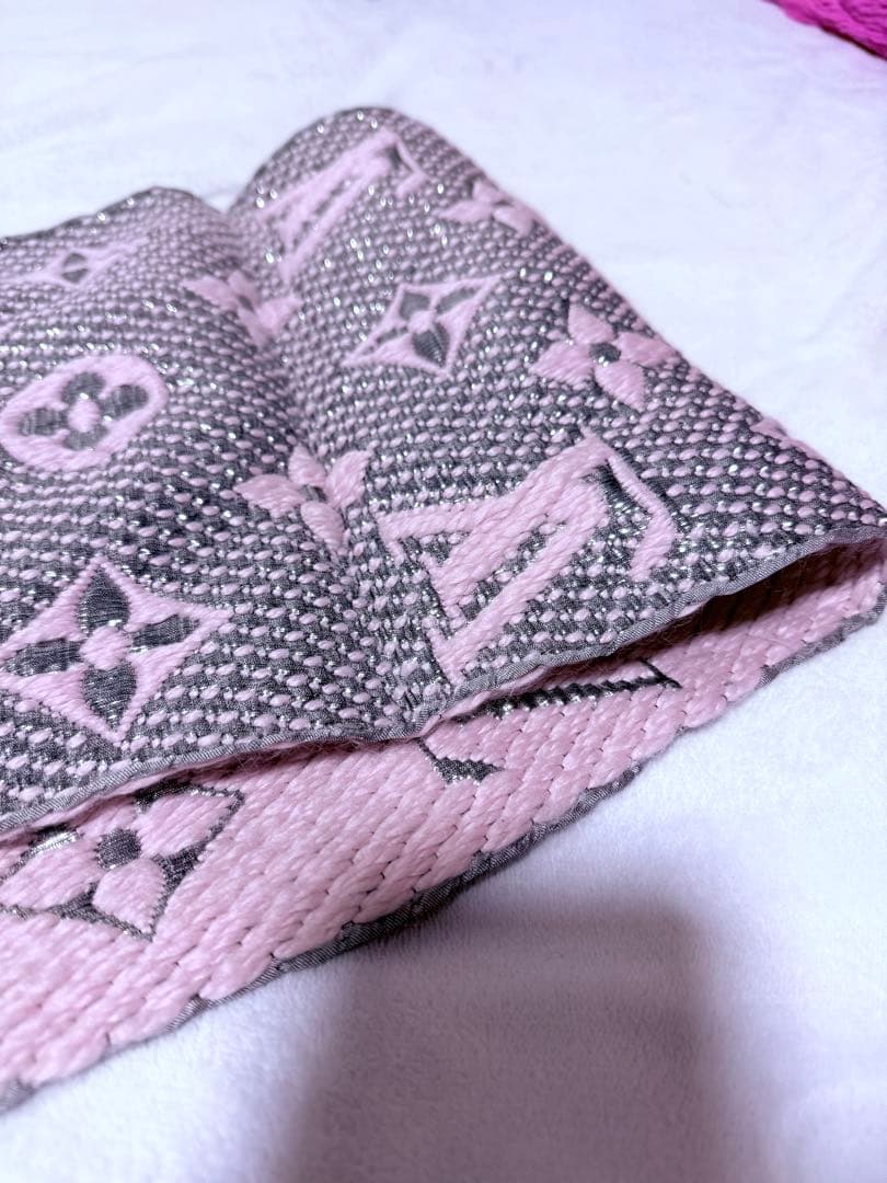 ルイヴィトン M70466　エシャルプ　ロゴマニア マフラー ピンク ウール