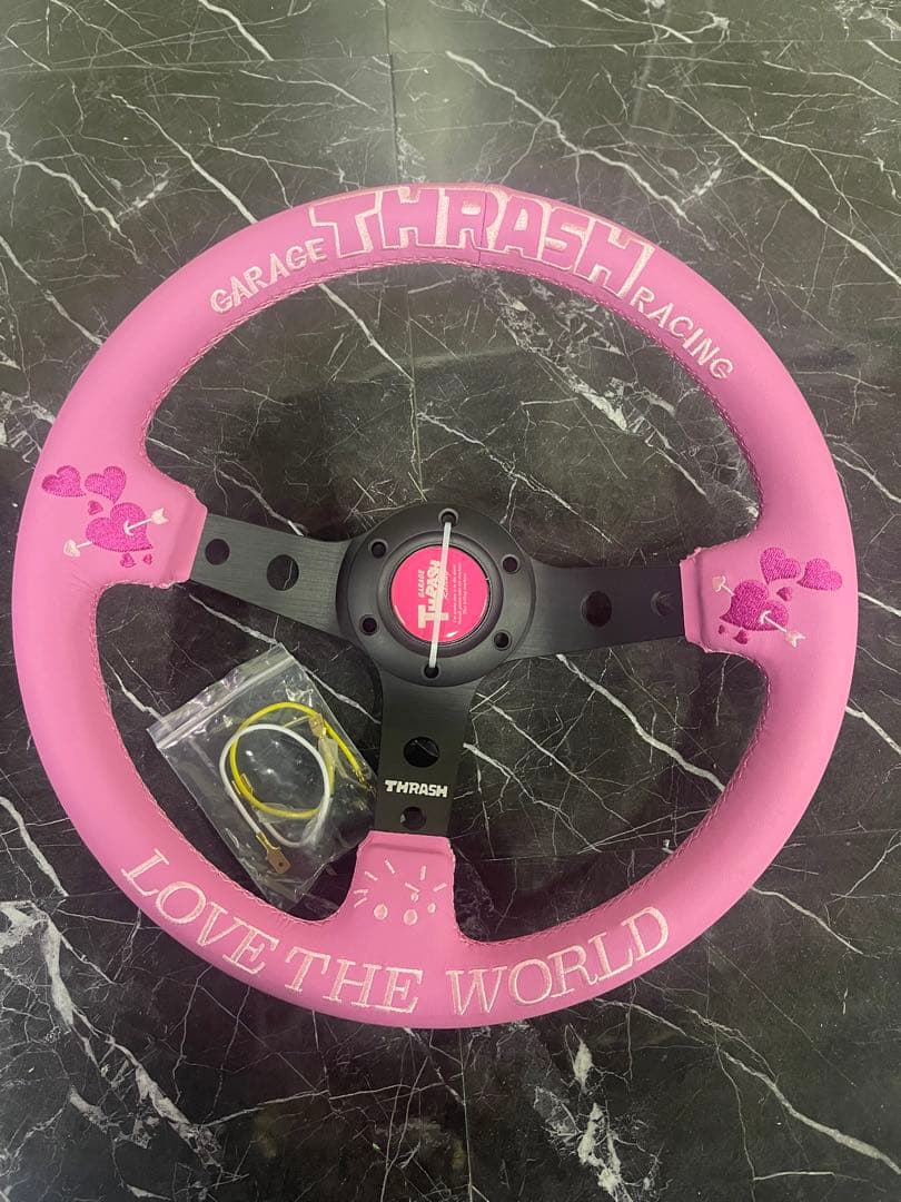 スラッシュレーシング　ステアリング　ハンドル　レザー　ピンク