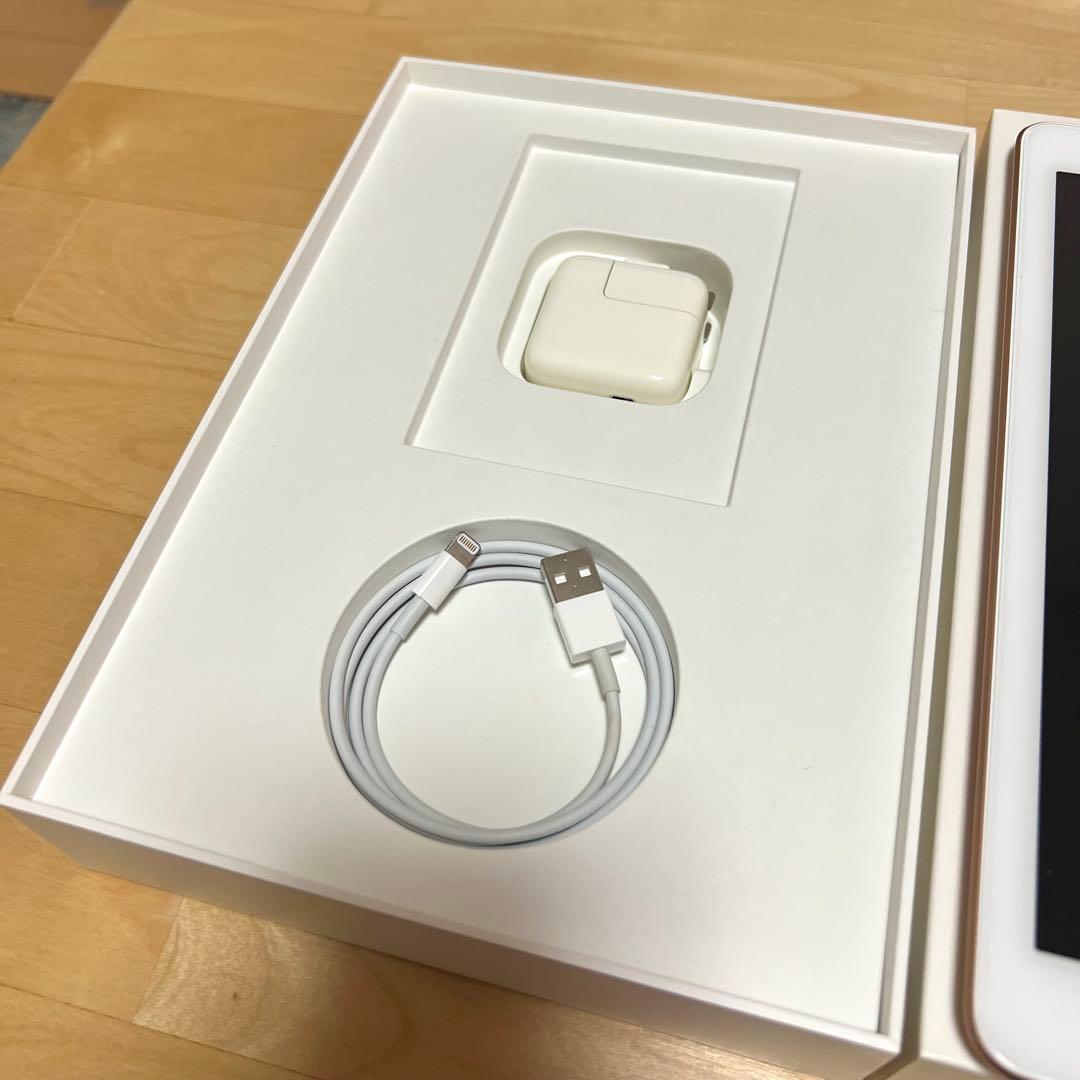 【美品】 iPad 第6世代 128GB ゴールド　純正キーボード付き