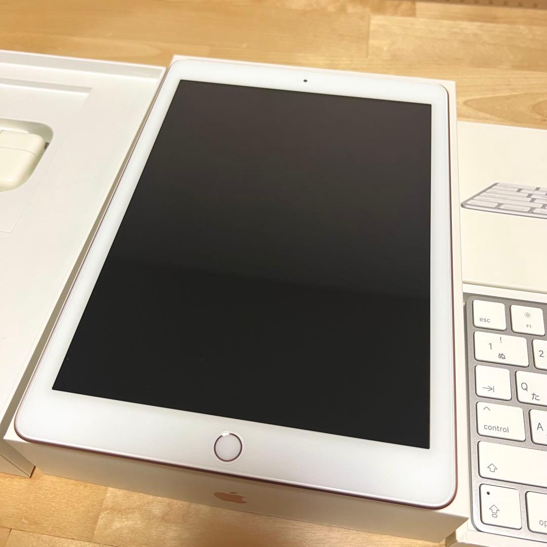 【美品】 iPad 第6世代 128GB ゴールド　純正キーボード付き