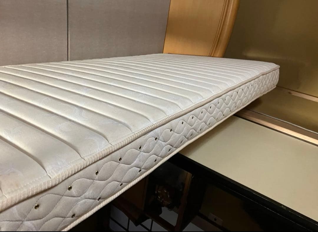 【引き取り限定大特価！使用期間1年程度！】フランスベッドマットレスシングル