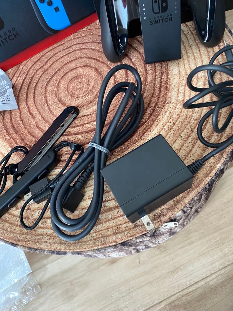 Nintendo Switch ニンテンドースイッチ本体　ネオン