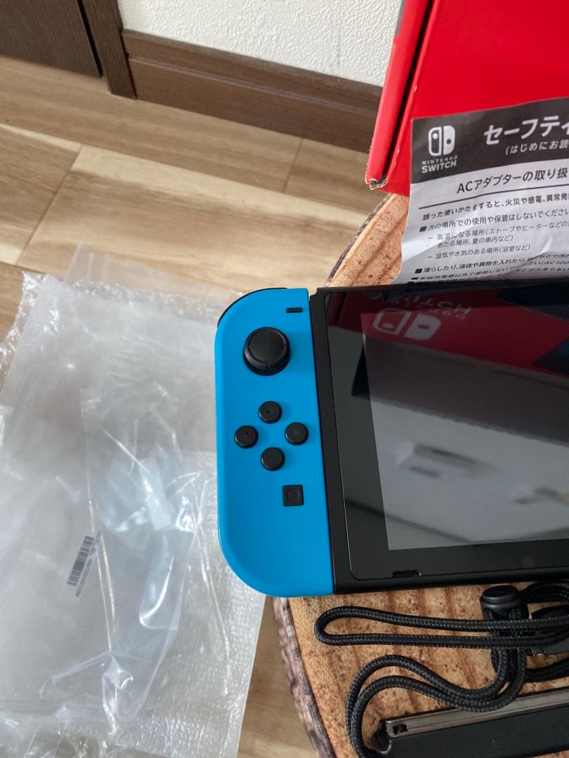 Nintendo Switch ニンテンドースイッチ本体　ネオン