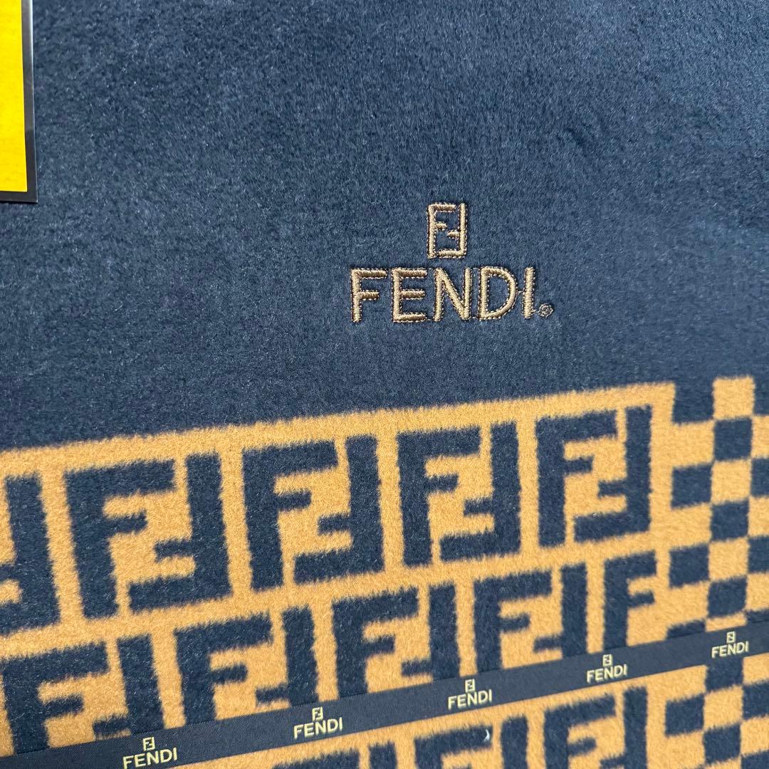 未使用品 FENDI フェンディ 綿毛布 ズッカ柄 140cm x 210cm