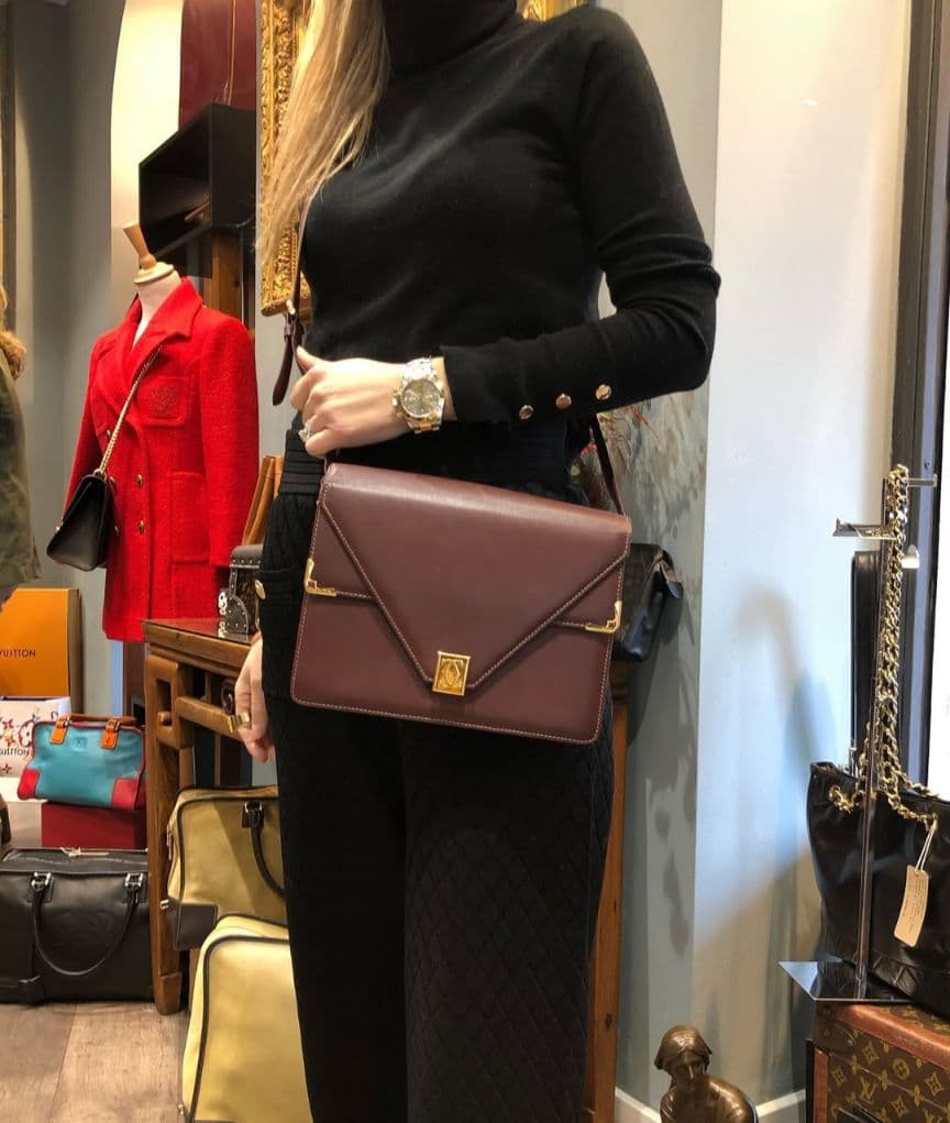 【極美品】 カルティエ マストラ ショルダーバッグ 三角フラップ 保存袋付き