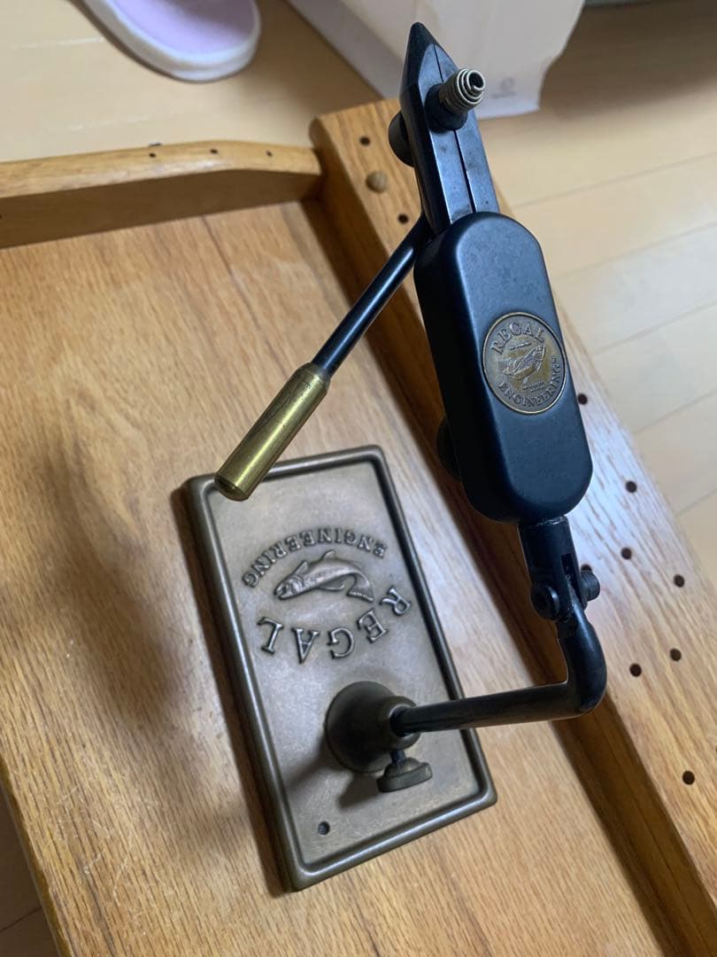 M*様 ORVIS オービス タイイング テーブル、リーガル バイス　フライフィ