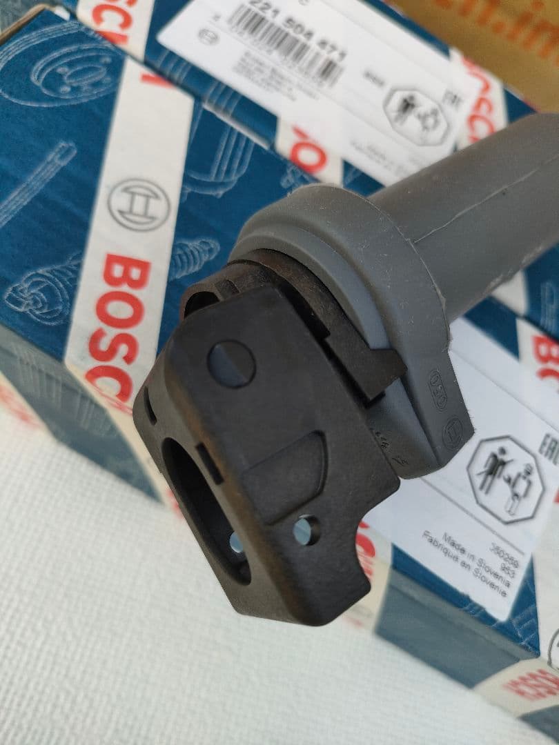 BOSCH  イグニッションコイル 0221504471（純正 OEM品）