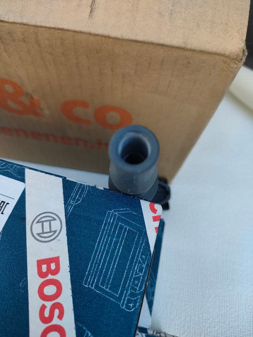 BOSCH  イグニッションコイル 0221504471（純正 OEM品）