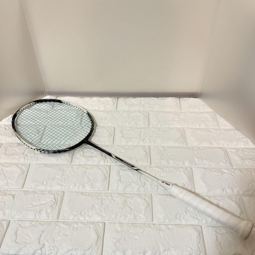 VOLTRIC Z FORCE バドミントンラケット ホワイト/グリーン