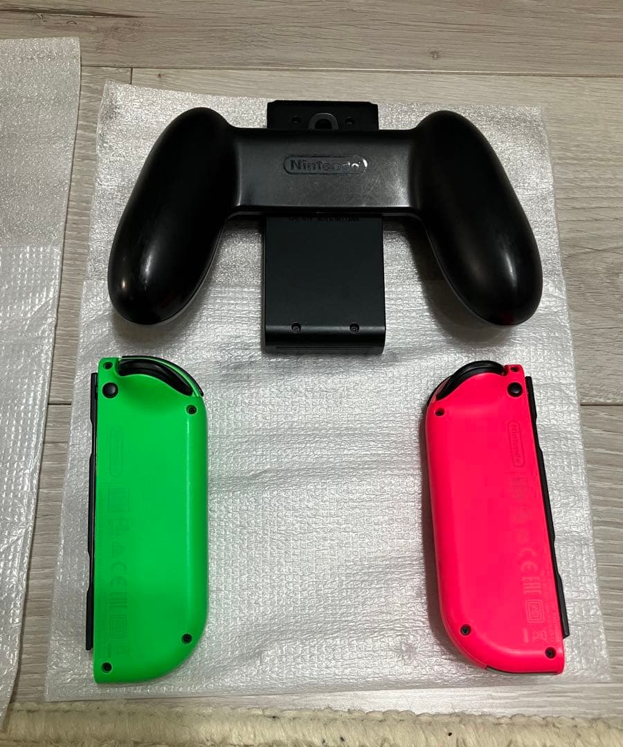 Nintendo Switch 本体 + Joy-Con (グリーン/ピンク)