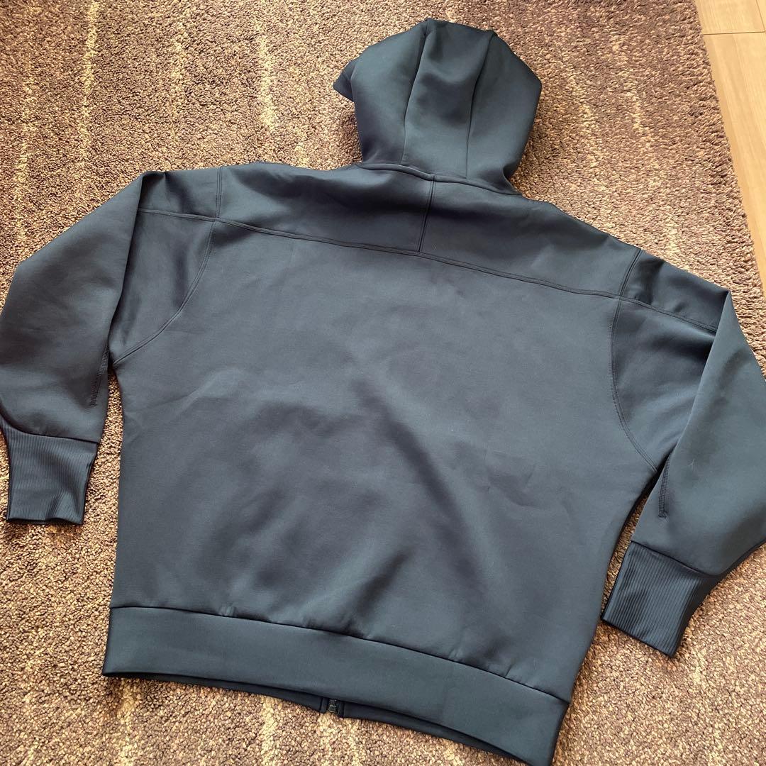 新品未使用タグ付Mizuno MORELIA ミズノ メンズ パーカー黒 L