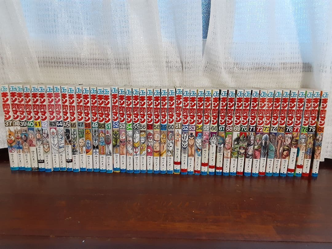 キン肉マン漫画36巻から80巻セットです。