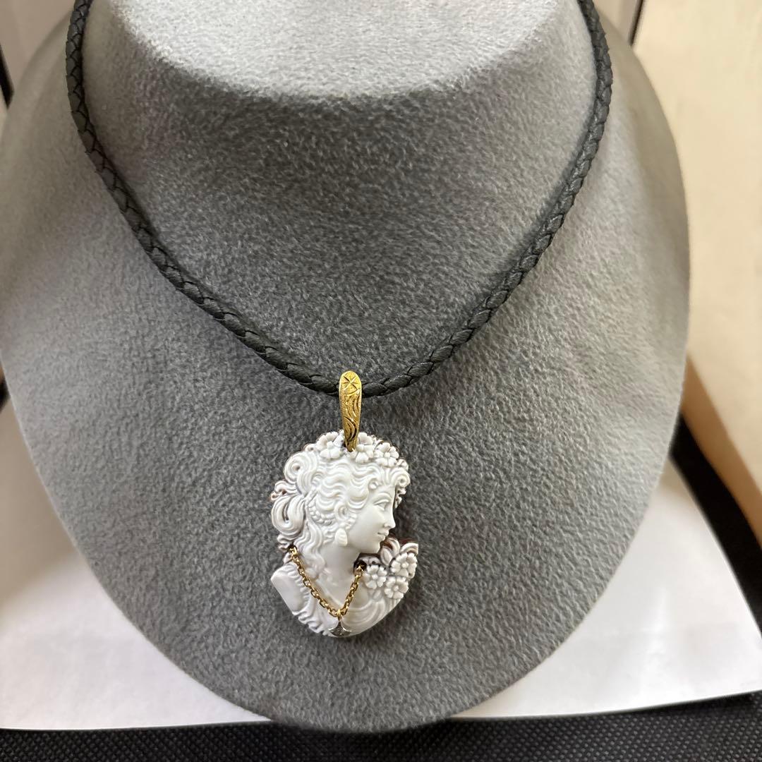 Ｋ１８　ＰＴ９００　シェルカメオ　ダイヤモンド付き　ペンダント