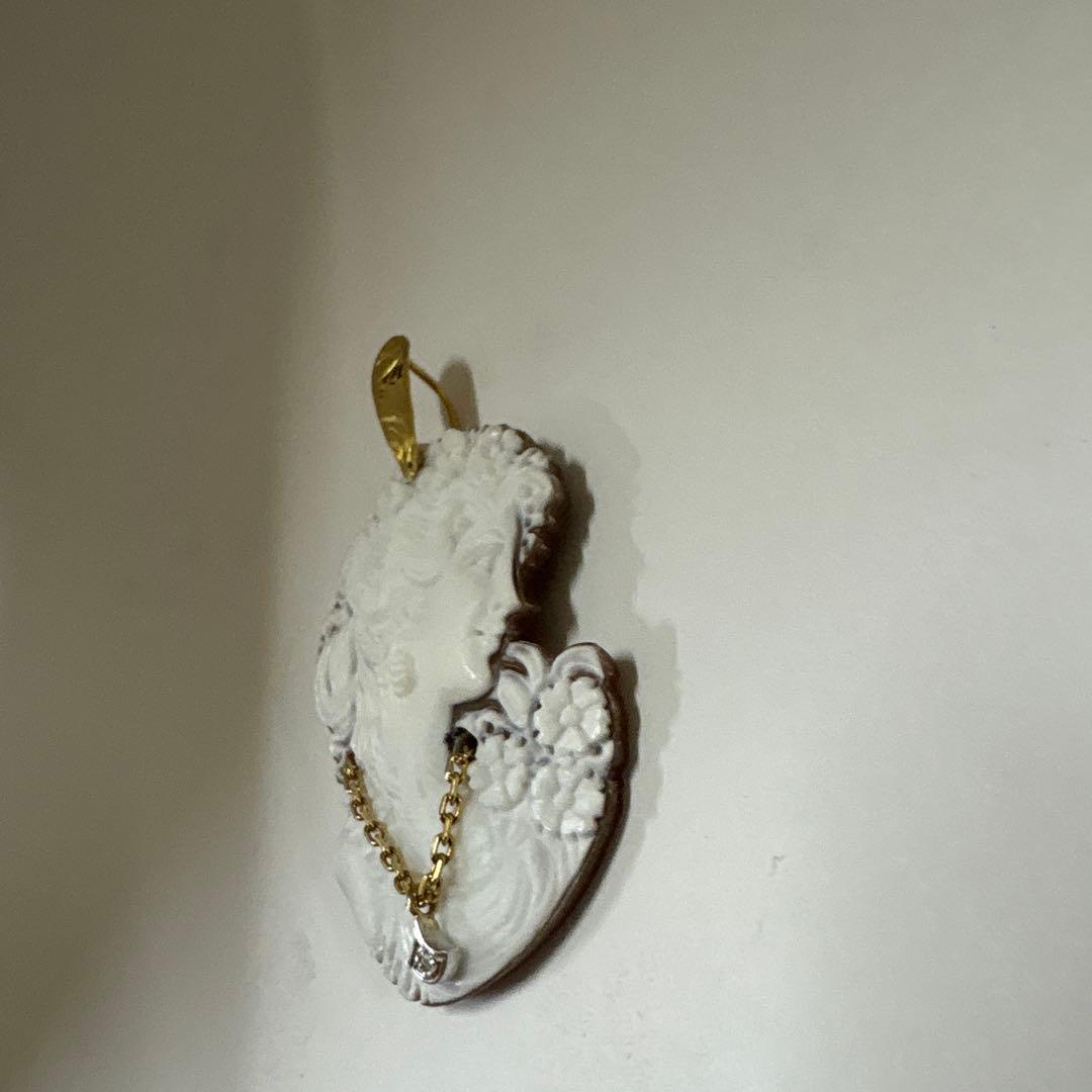 Ｋ１８　ＰＴ９００　シェルカメオ　ダイヤモンド付き　ペンダント