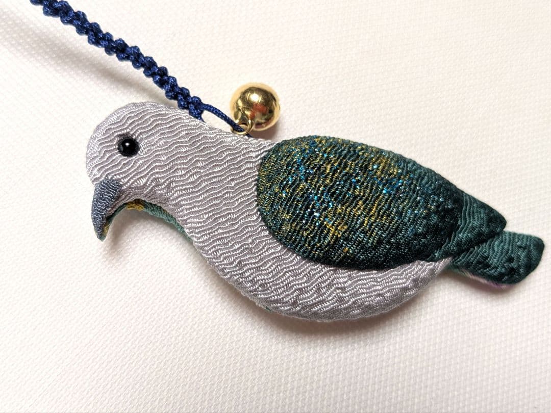 カワラバト　アオバト　ギンバト　ミカドバト　アカガシラカラスバト