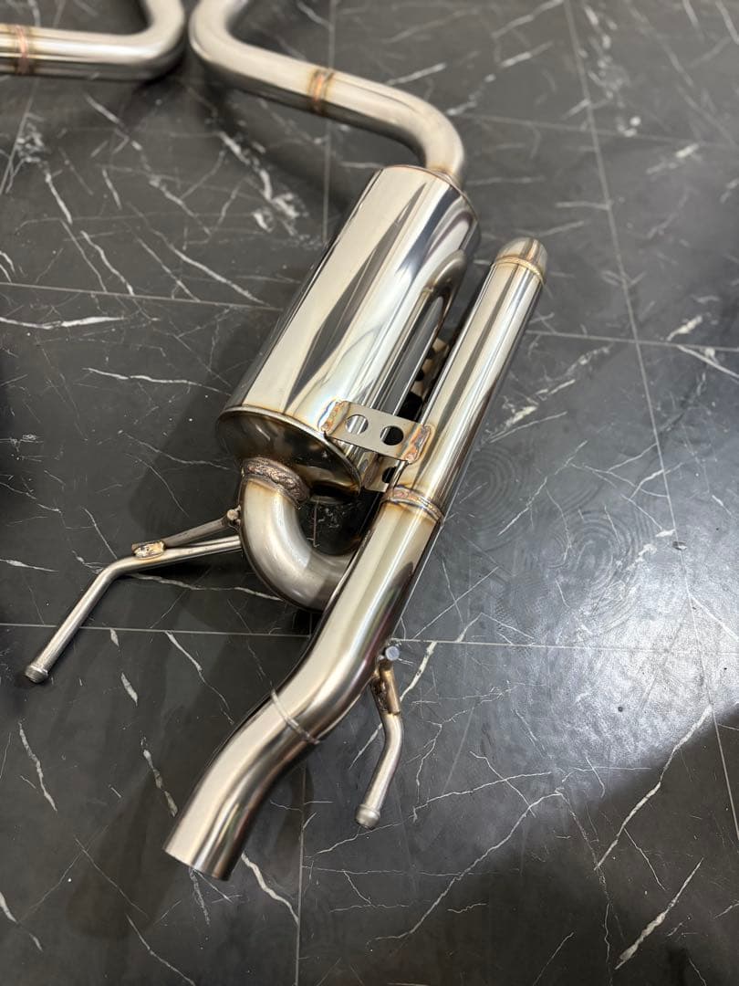 おかっち様(21日まで)レクサス10系GS350用スルガスピードループマフラー