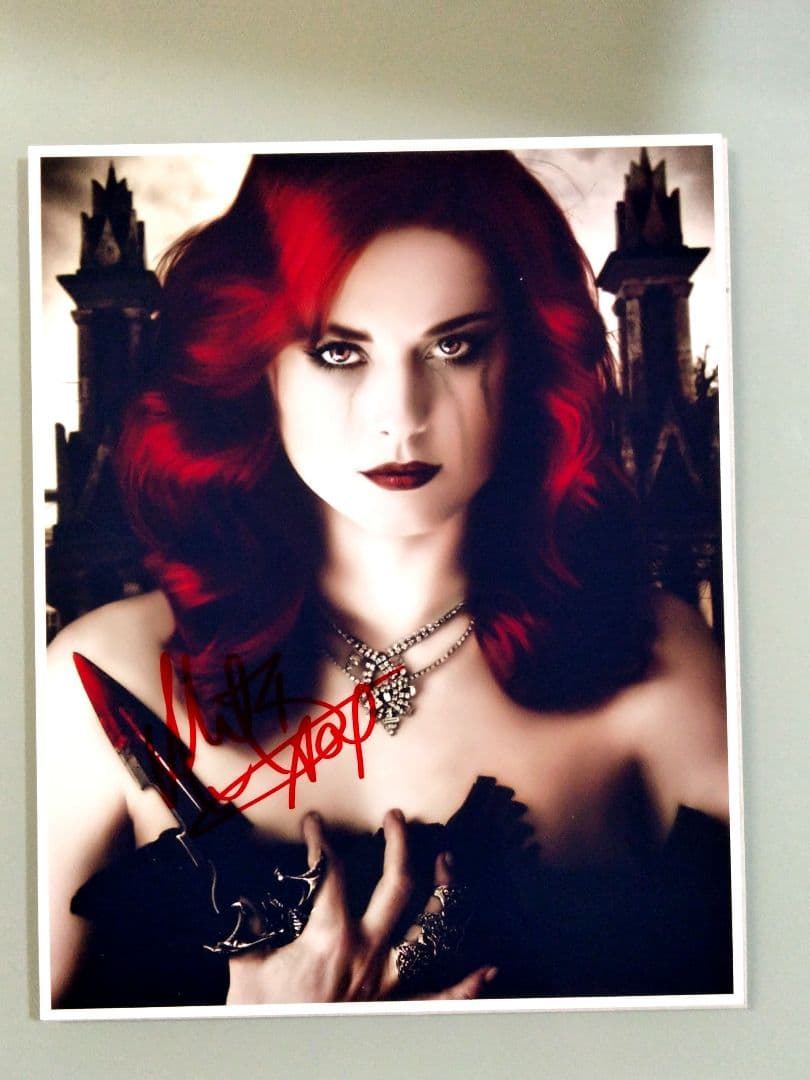 アレクサンドラ・ブレッケンリッジ直筆サイン入り写真…アメリカンホラーストーリー