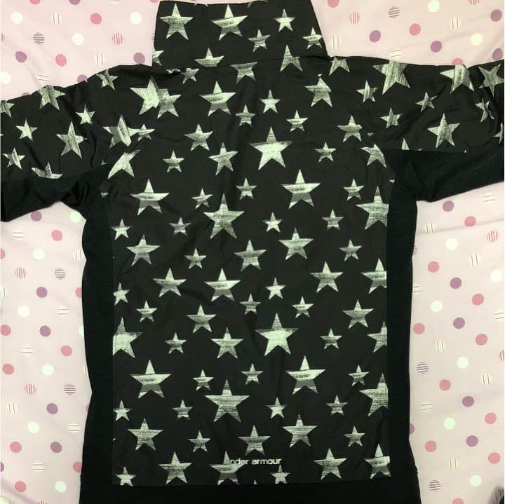 アンダーアーマー トレーニングウェア セットアップ 星柄 黒 オシャレ