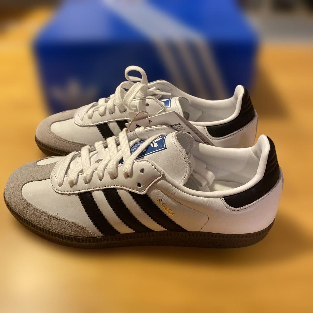 adidasサンバ白黒ライン24センチ