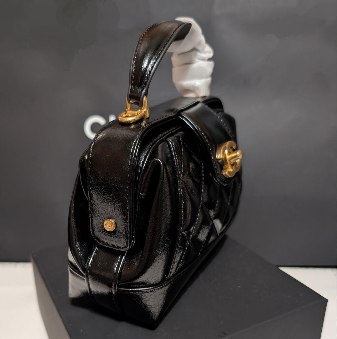 CHANEL ノベルティキルティングチェーンショルダー エナメル バッグ2way