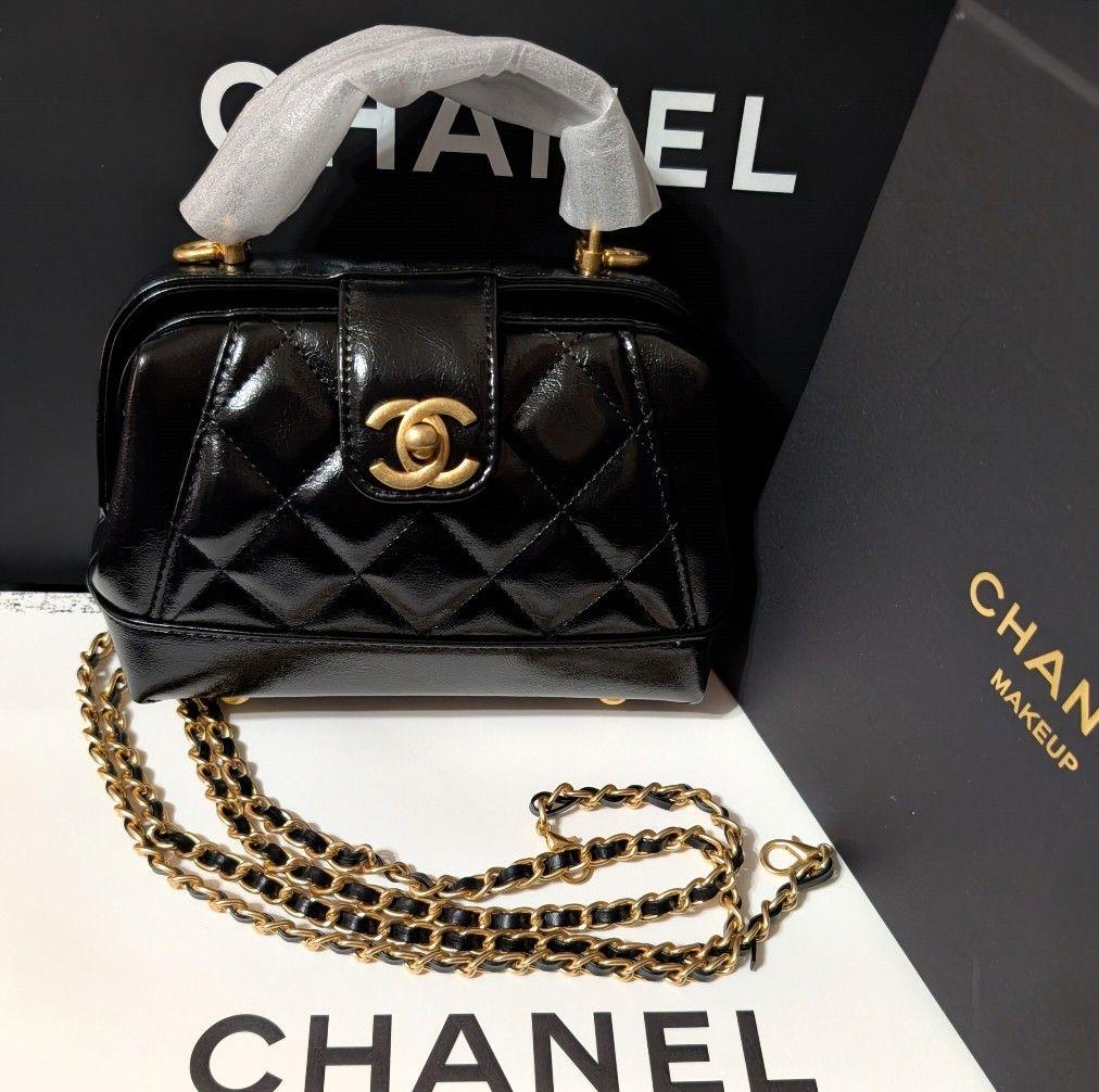 CHANEL ノベルティキルティングチェーンショルダー エナメル バッグ2way
