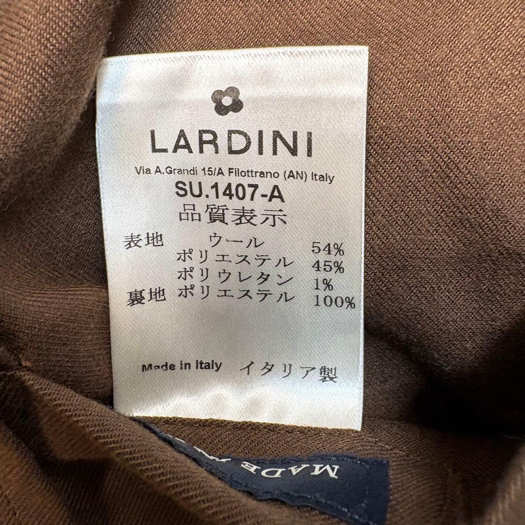極美品 LARDINI easy wear セットアップ スーツ サイズ50