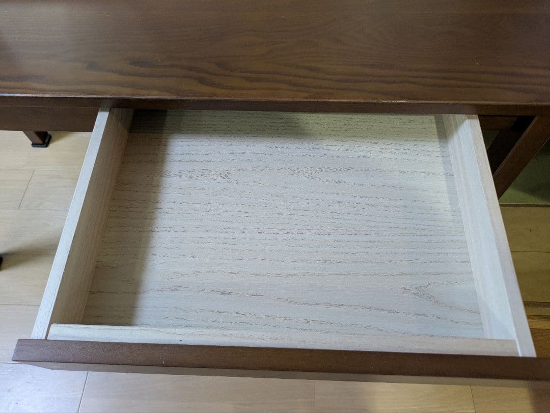 お急ぎください【歳末値下げ】❤美品❤タモ天然木デスク（ブラウン）