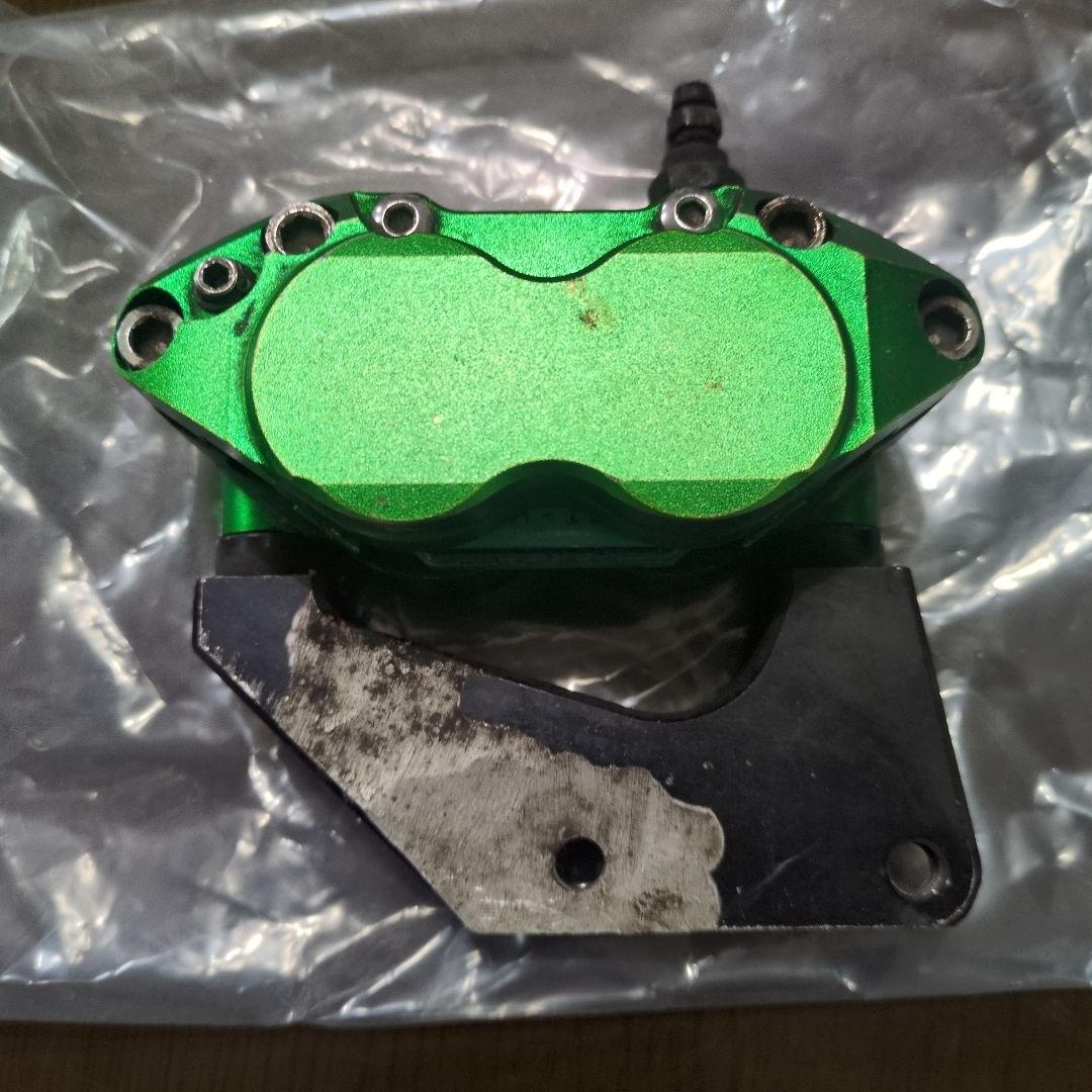 アドレスV125　RPMキャリパー　サポート付