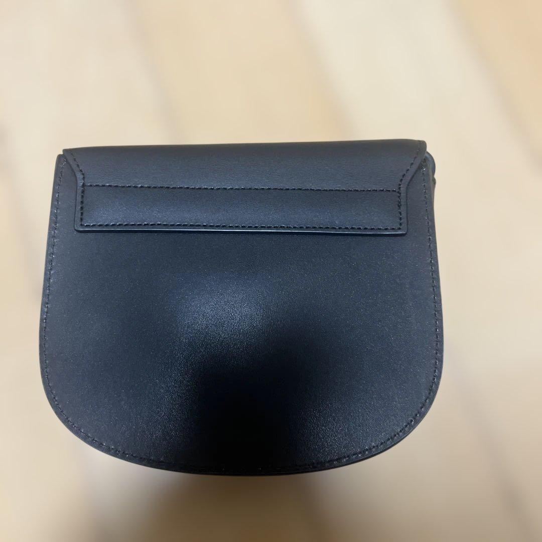 YSL ブラックショルダーバッグ