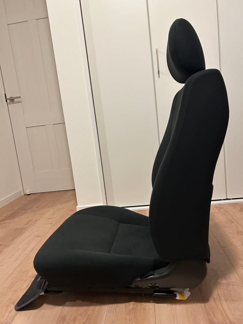 【美品】TOYOTA ハイエース スーパーロング　純正シート　※運転席のみ