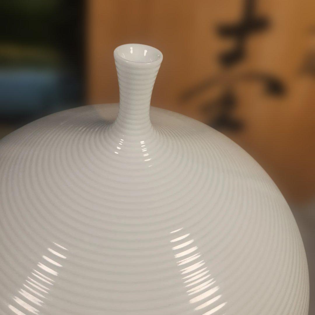 l*p様 中仙窯　白磁千段壺　中尾恭純作　共箱　高さ約22cm